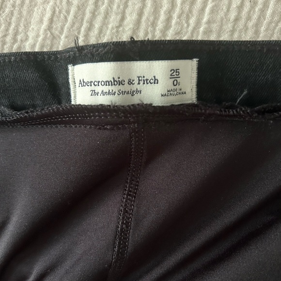 Abercrombie & Fitch Maternity 90s Straight Jeans - Picture 6 of 7